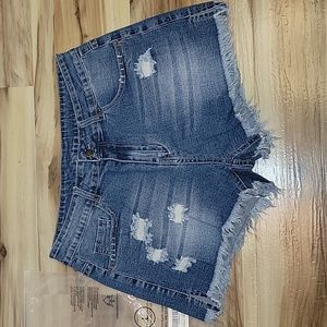 NWT Medium Wash Fringe Jean Shorts Large